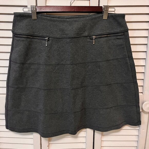 Athleta knit skirt, grey, above knee length, zippered pockets, size medium - Picture 1 of 5